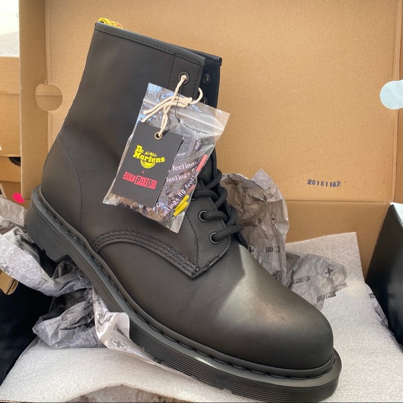 🔥DR MARTENS 1460 SEX PISTOLS NO FUTURE NWT - Picture 9 of 10